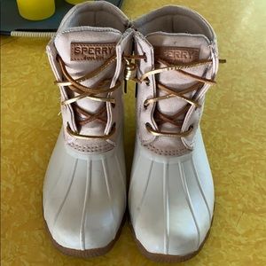 Sperry White and rose gold duck boots